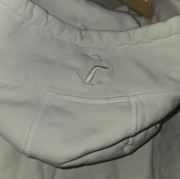 Aritza Community Hoodie - Picture 8 of 9